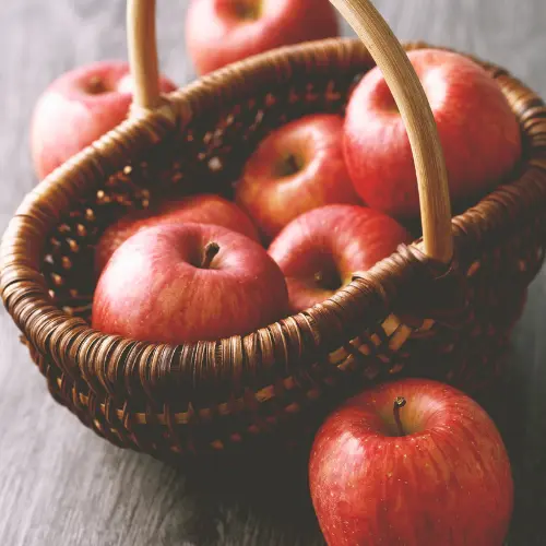 Icon image of handpicked apples from Simcoe County for Nestowa blog
